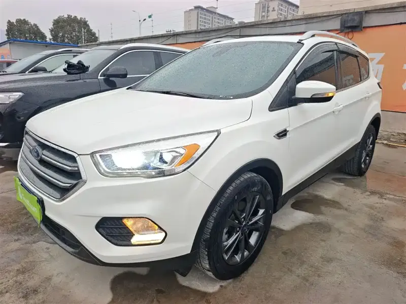 Ford Kuga, 2021