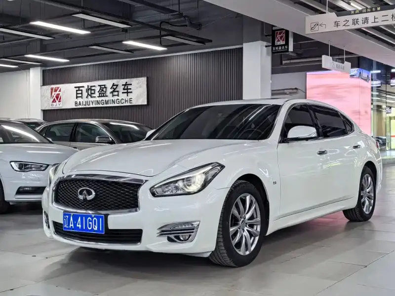 Infiniti Q70, 2017 — фото 1
