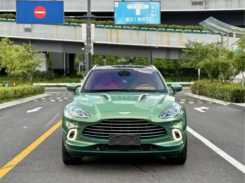 Aston Martin DBX, 2022