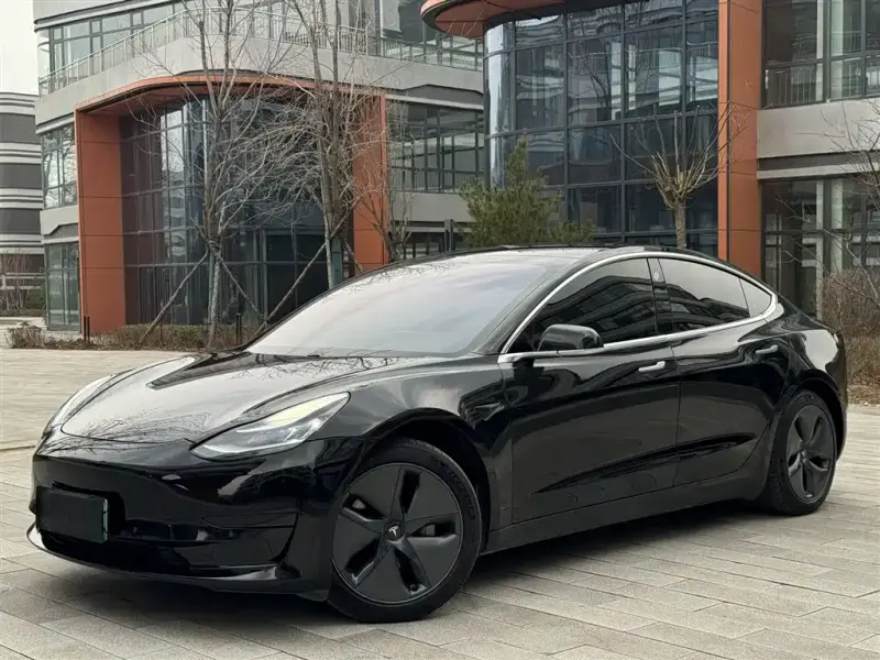 Tesla Model 3, 2020