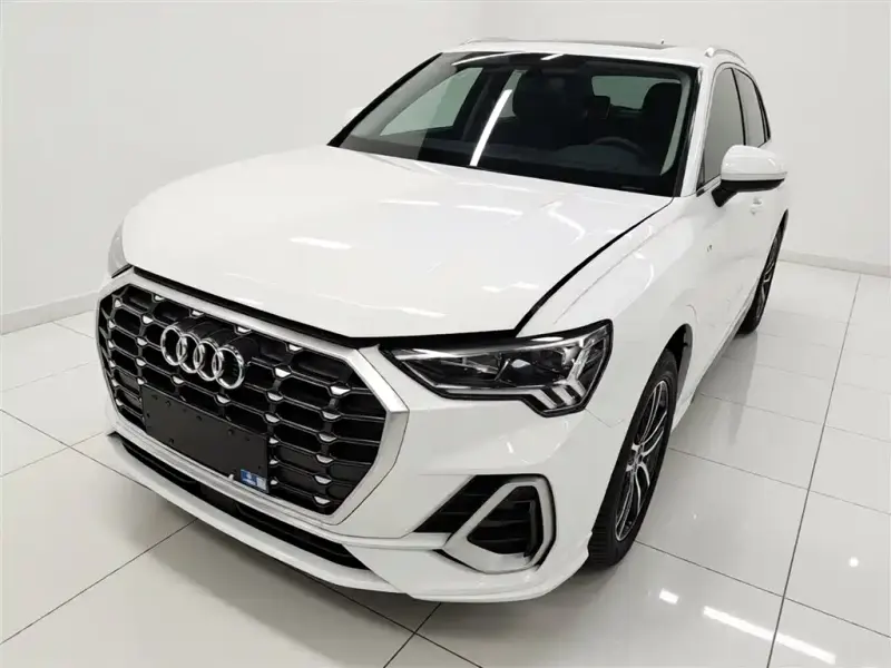 Audi Q3, 2022