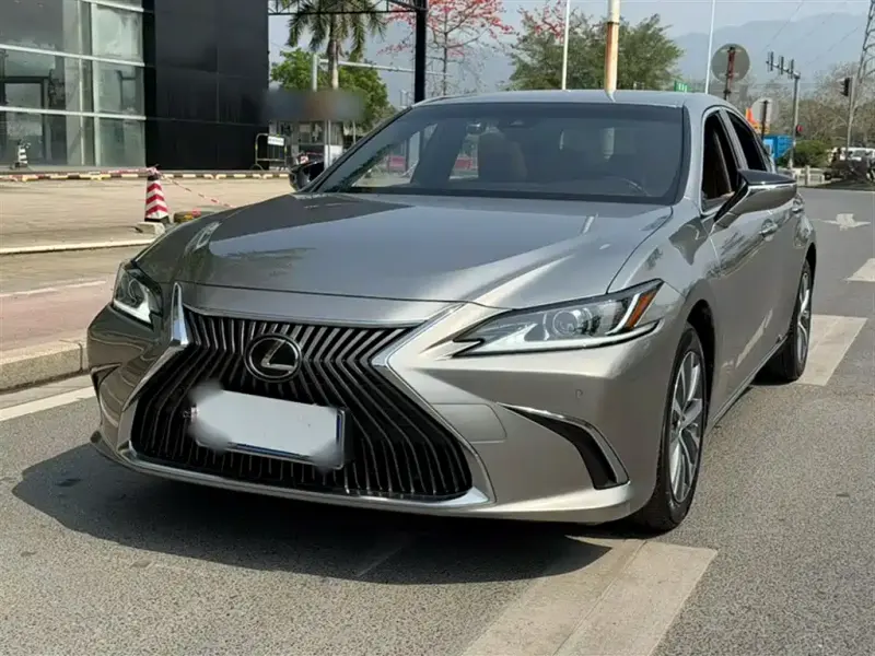 Lexus ES, 2021