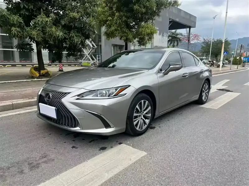 Lexus ES, 2020