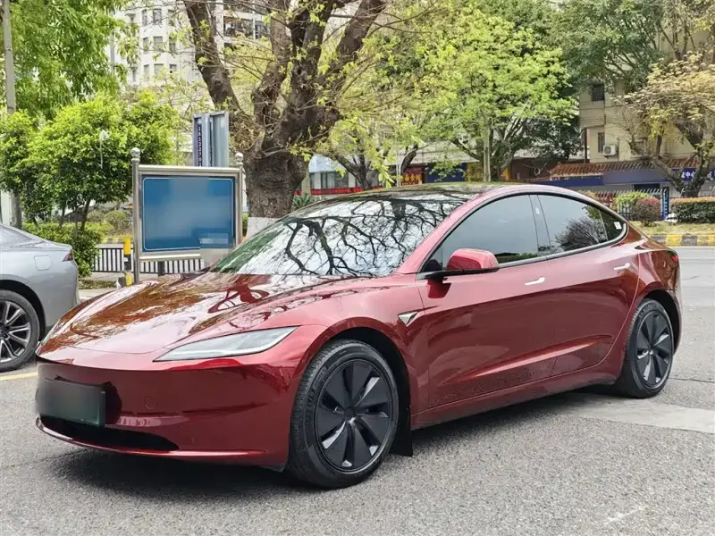 Tesla Model 3, 2024