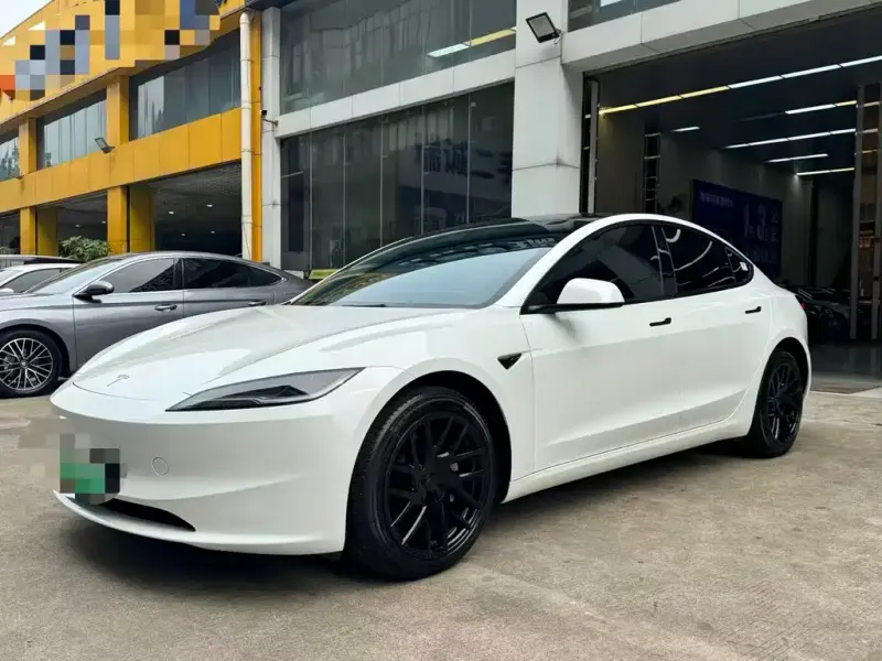 Tesla Model 3, 2024