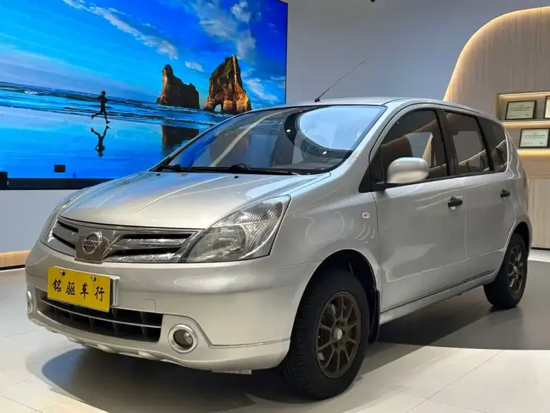 Nissan Livina, 2012