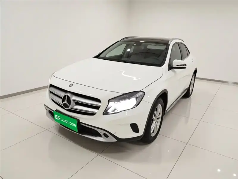 Mercedes-Benz GLA, 2015