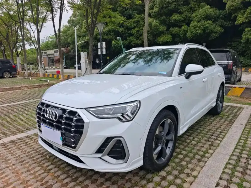 Audi Q3, 2022