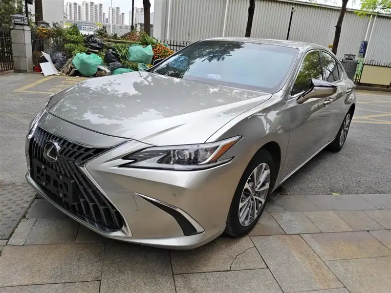 Lexus ES, 2023