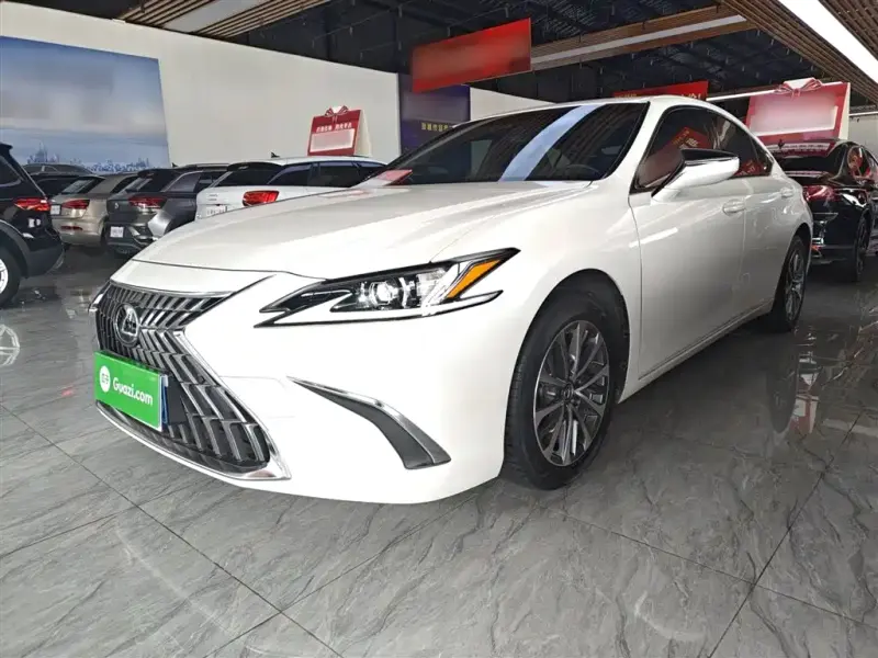 Lexus ES, 2023