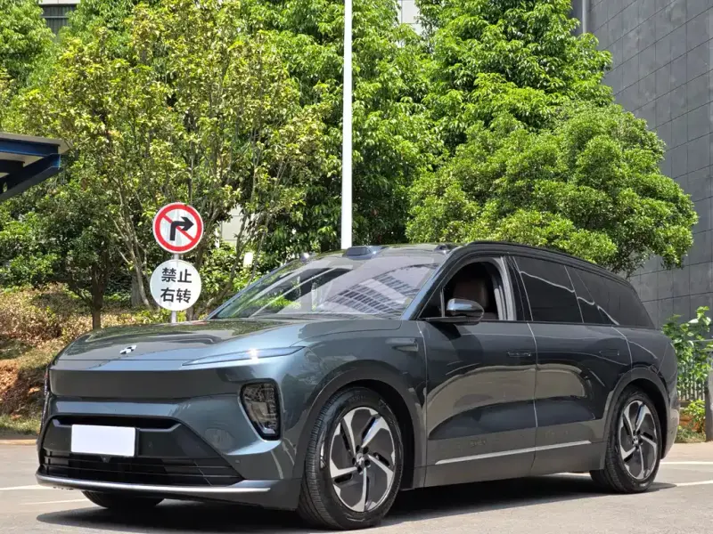 NIO ES8, 2025