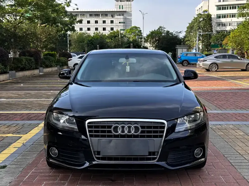 Audi A4L, 2011