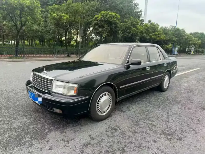 Toyota Crown, 1999