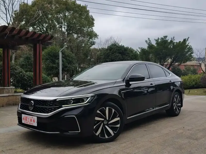 Volkswagen Passat, 2022