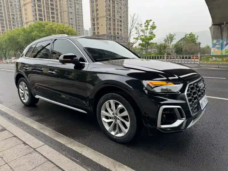 Audi Q5L, 2022