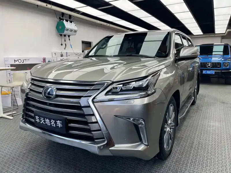 Lexus LX, 2016