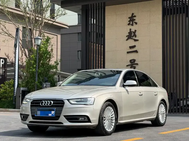 Audi A4L, 2015