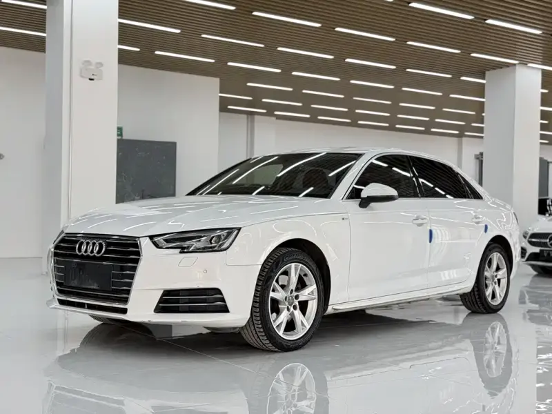 Audi A4L, 2018
