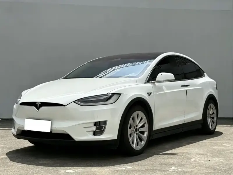 Tesla Model X, 2017