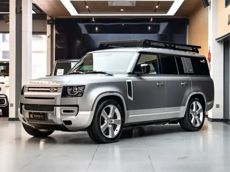 Land Rover Defender, 2023