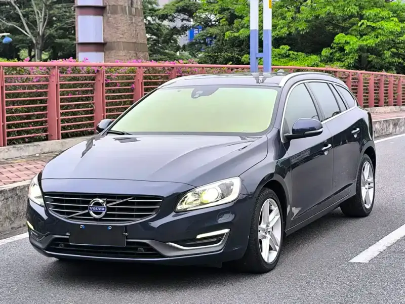 Volvo V60, 2014 — фото 1