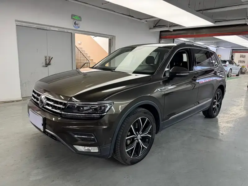 Volkswagen Tiguan L, 2017