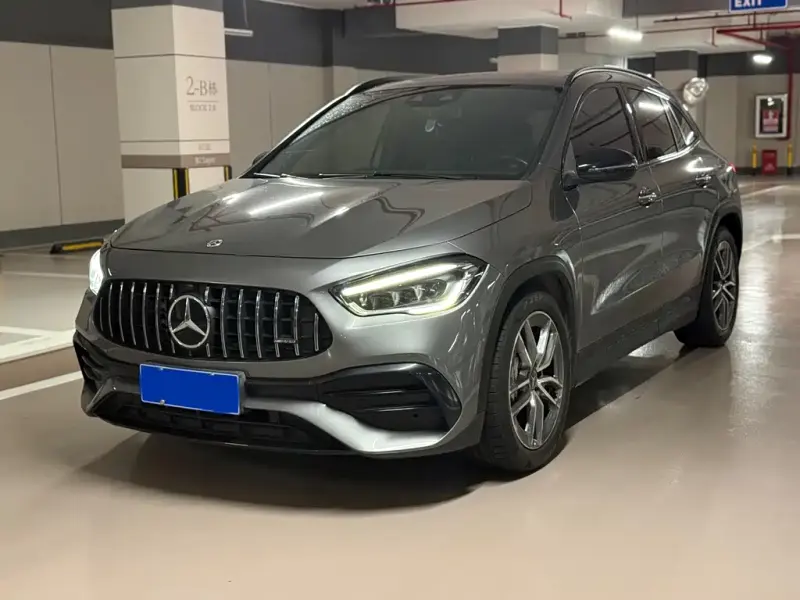 Mercedes-Benz GLA AMG, 2021