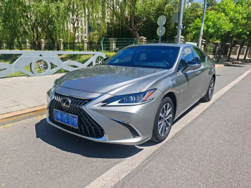 Lexus ES, 2024
