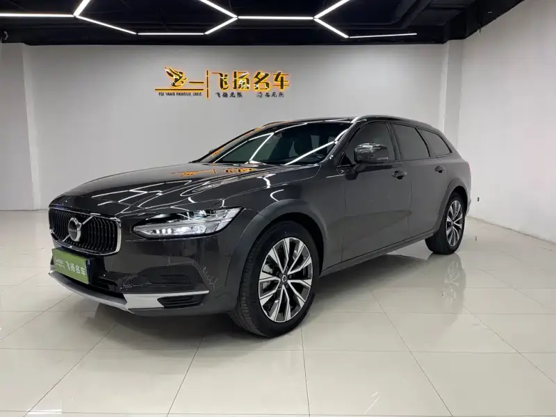Volvo V90, 2025