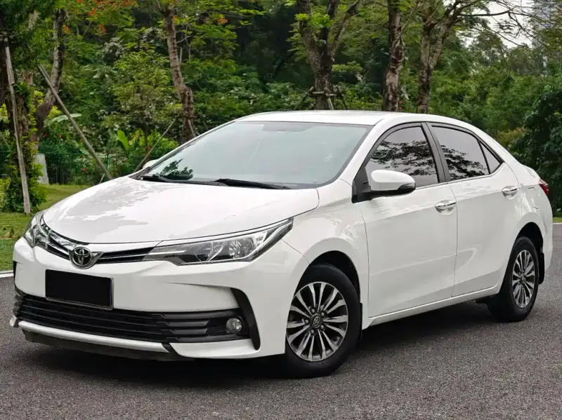 Toyota Corolla, 2018 — фото 1