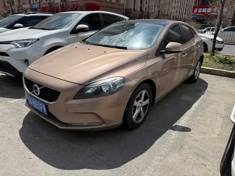 Volvo V40, 2017