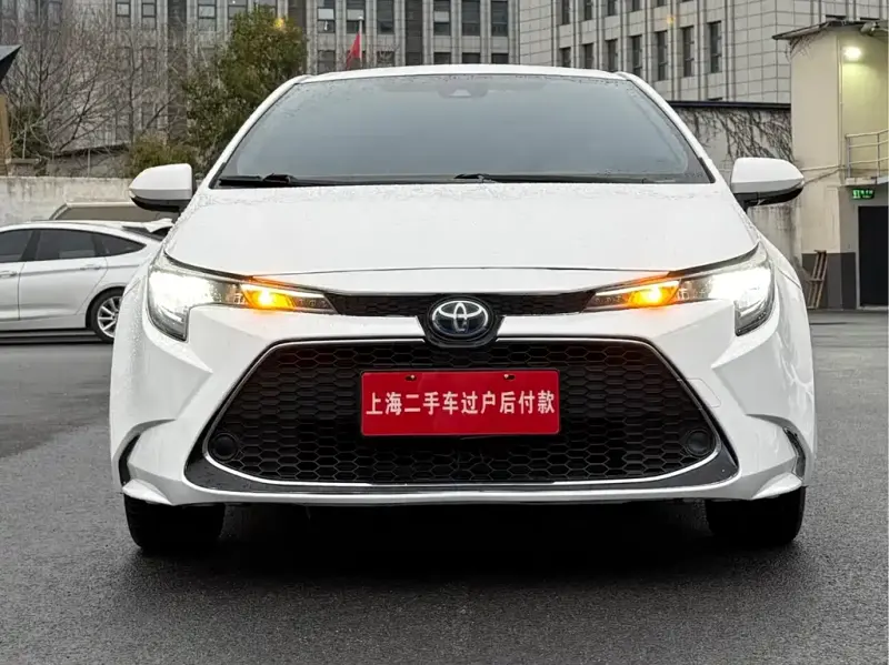 Toyota Levin, 2022 — фото 1