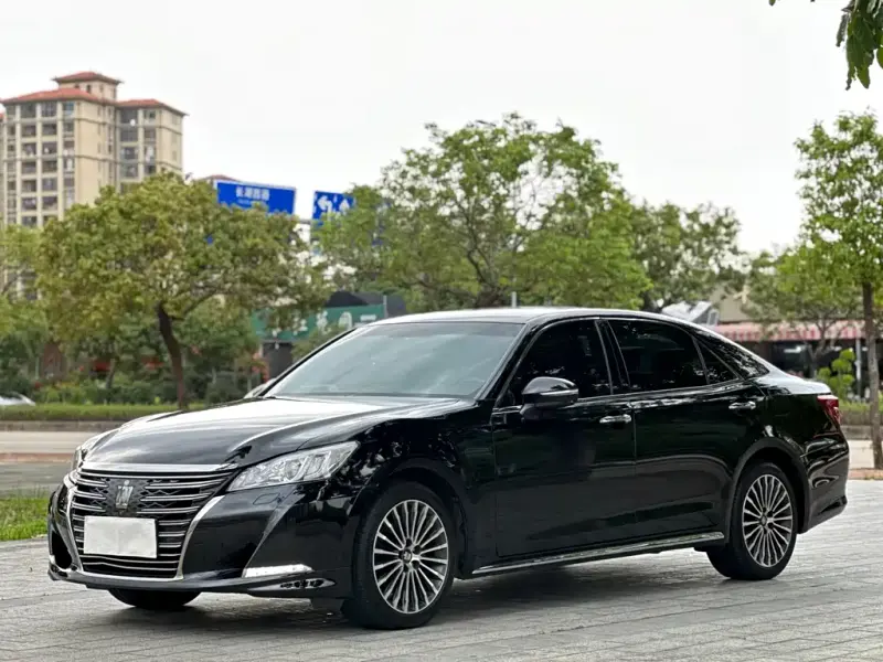 Toyota Crown, 2018