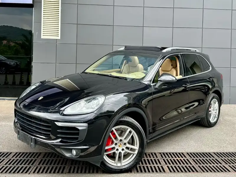 Porsche Cayenne, 2015