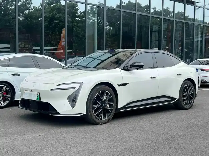 Avatr 06, 2025