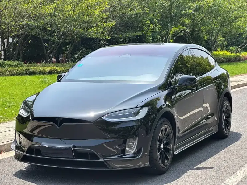 Tesla Model X, 2017