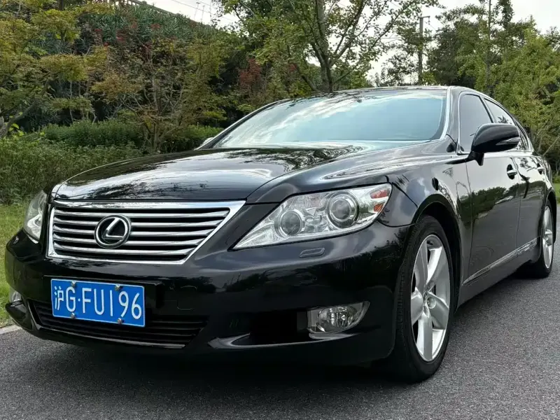 Lexus LS, 2011