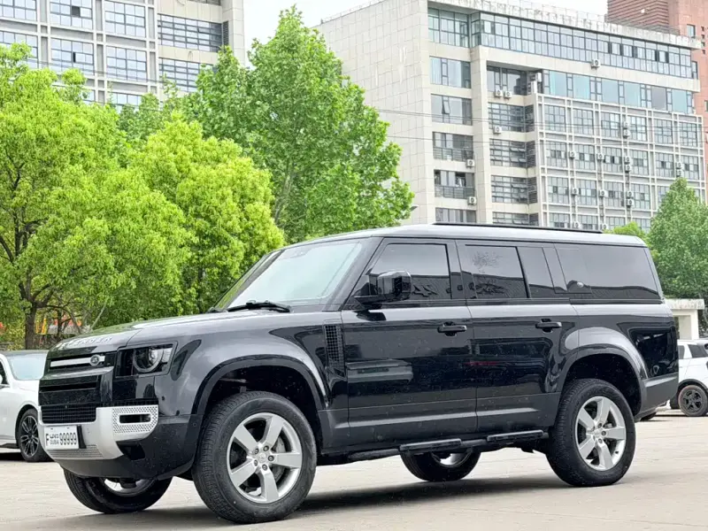 Land Rover Defender, 2024