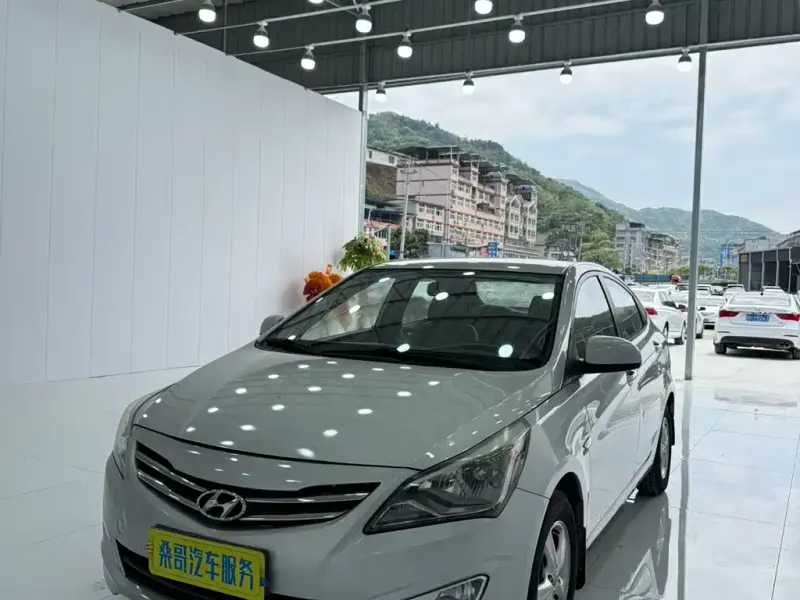 Hyundai Verna, 2015 — фото 1