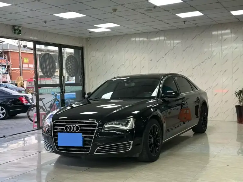 Audi A8, 2012