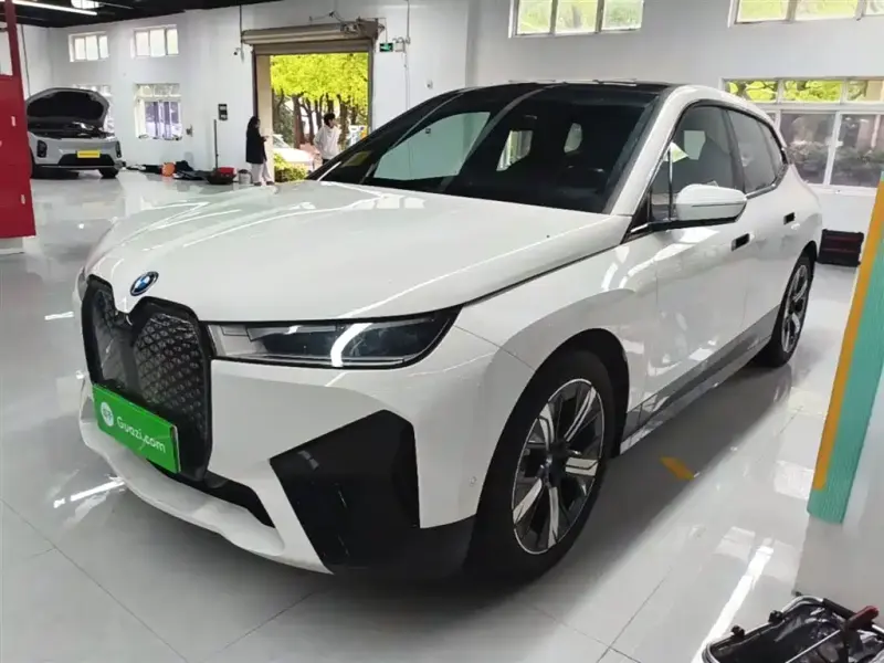 BMW iX, 2022