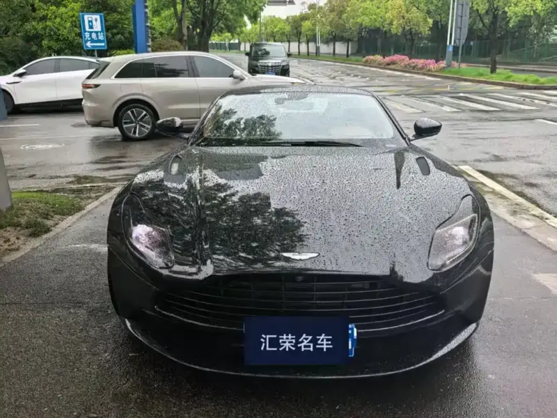 Aston Martin DB11, 2018