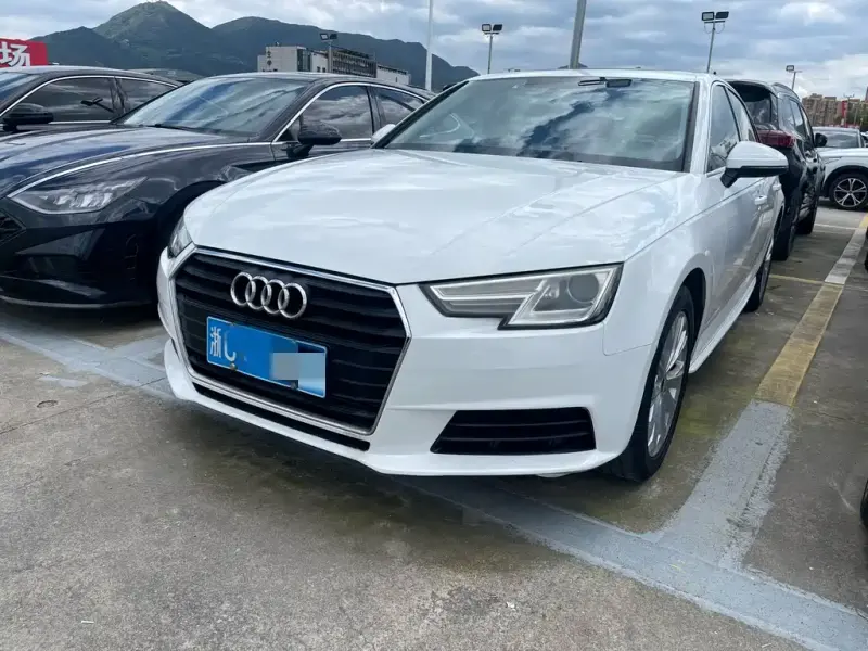 Audi A4L, 2017 — фото 1