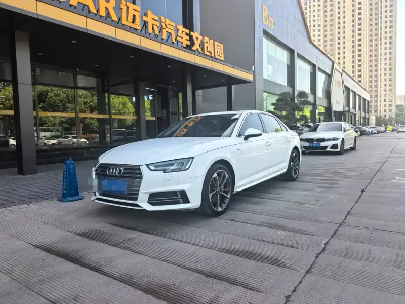 Audi A4L, 2018