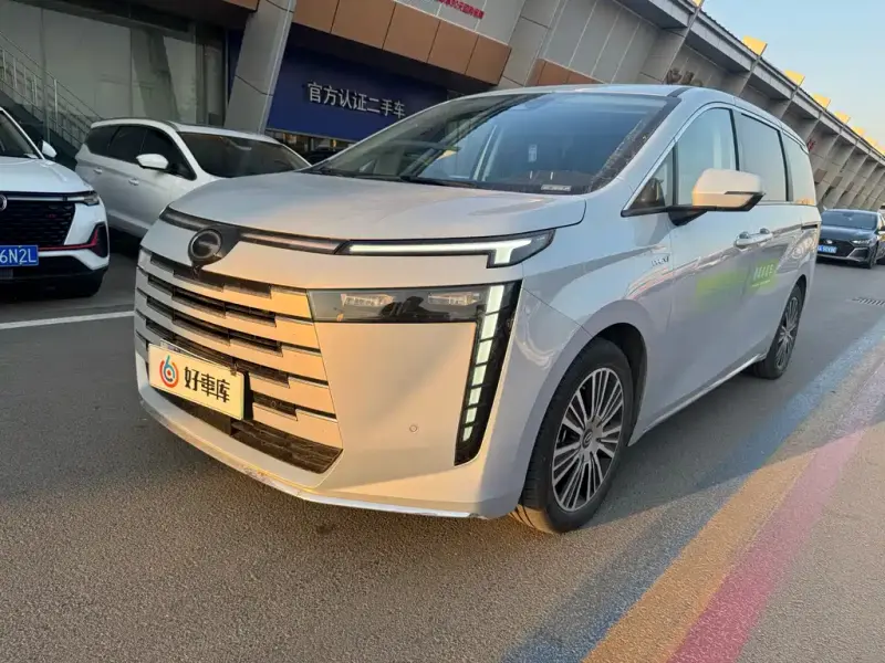 GAC Motor E8 Hybrid, 2025 — фото 1