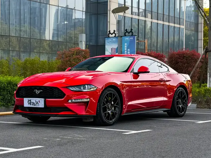 Ford Mustang, 2022 — фото 1
