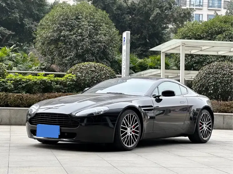 Aston Martin V8 Vantage, 2012