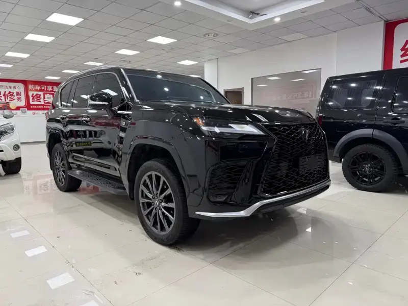 Lexus LX, 2025