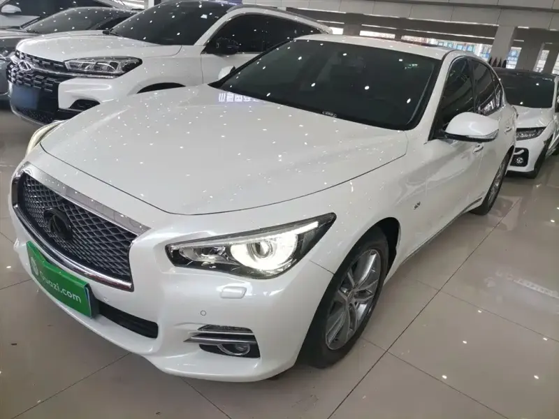 Infiniti Q50L, 2015