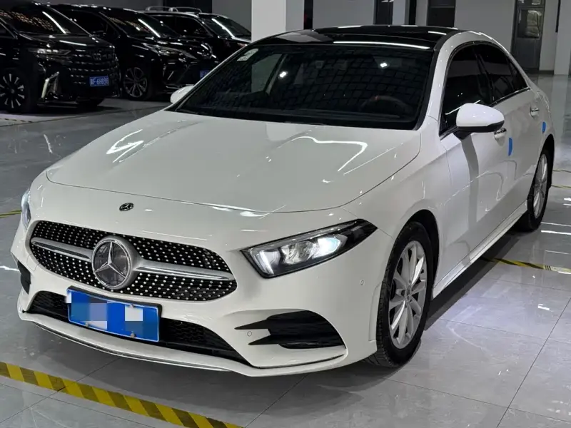 Mercedes-Benz A-Class, 2019 — фото 1